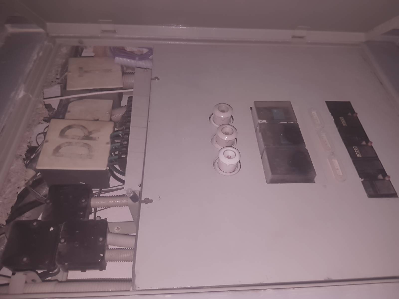 Kde jsou pojistky v domě?