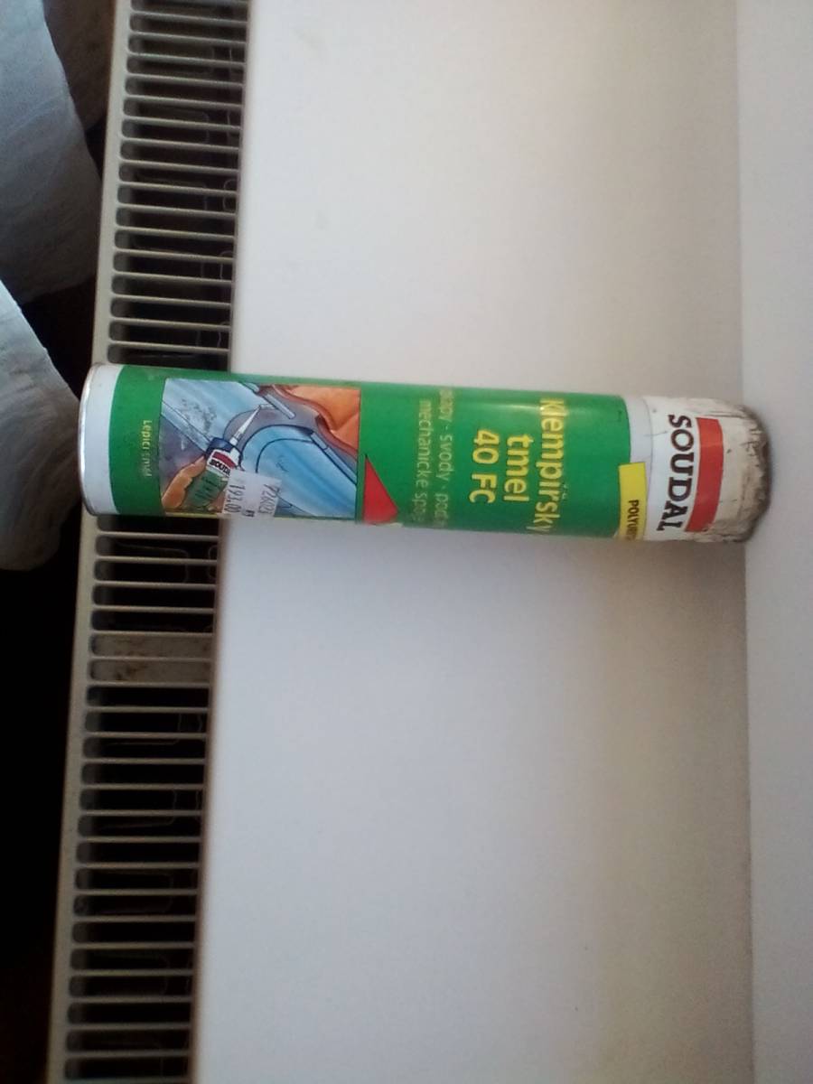 Jak zalepit díru v okapů?