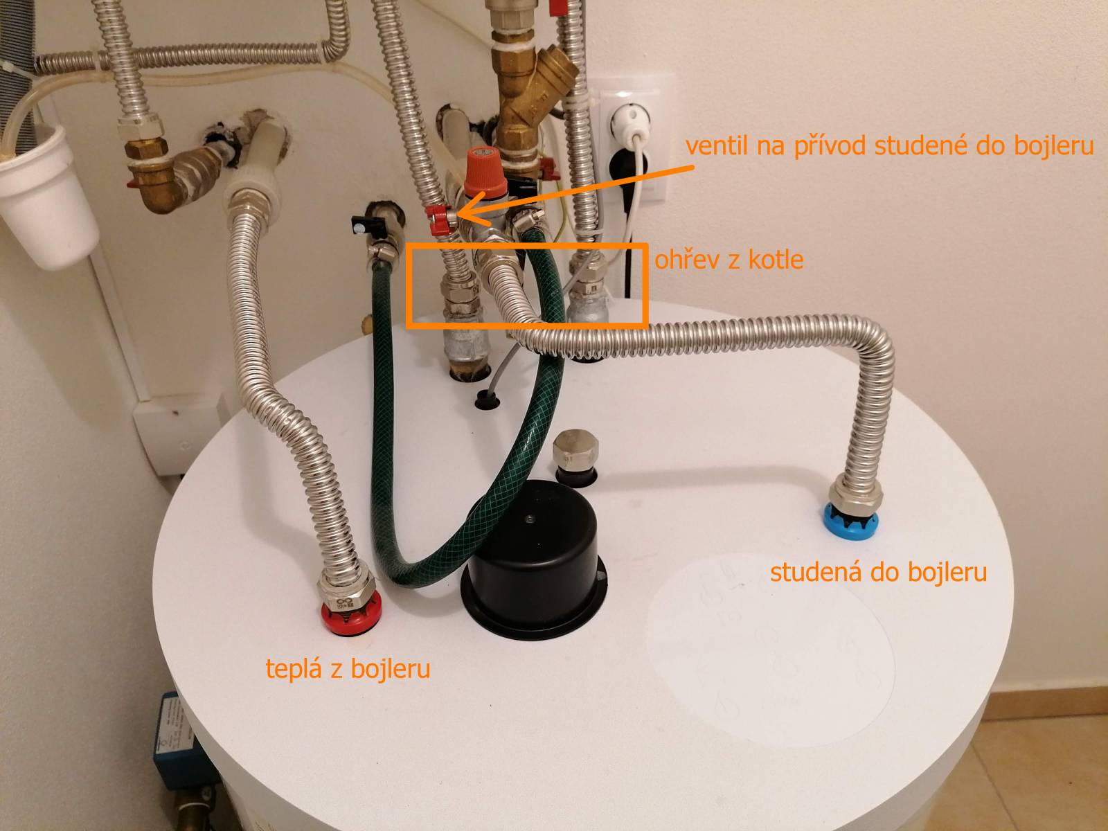 Jak teplou vodu v bojleru?