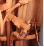 Slabě vlhký uzávěr přívodu vody k pračce pro studenou vodu