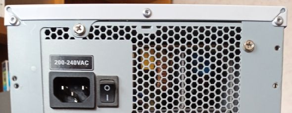 Jak se dostat k DVD mechanice ve stolním počítači?