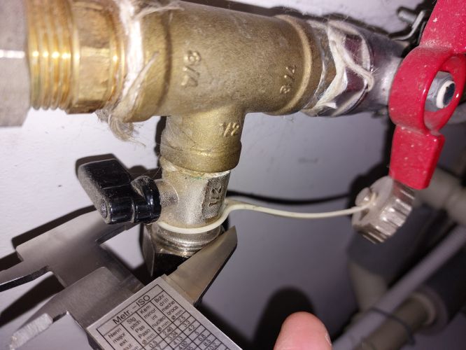 Jak je zvit na tomto kohoutu? #2