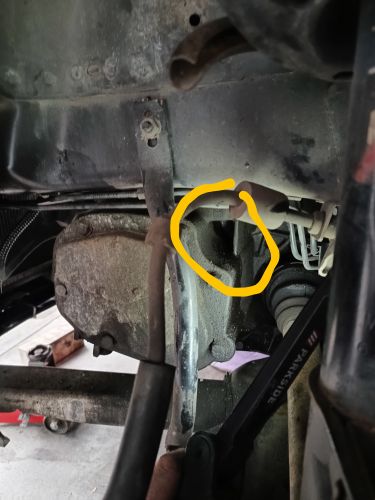 Unik chladc kapaliny z prevodovky