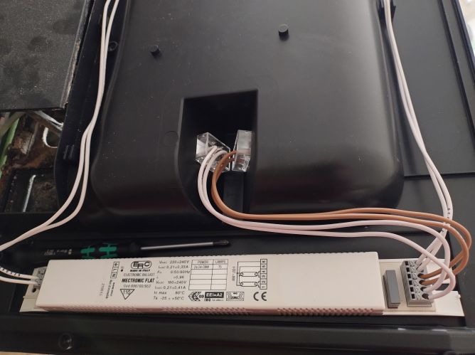 Osvtlen akvria, zivky pestaly svtit