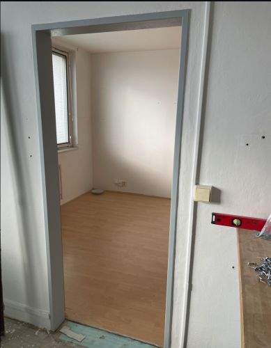 Vmna kovovch zrubn z panelu za posuvn dvee do SDK