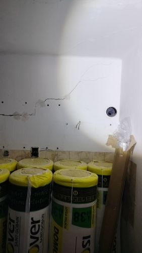 Prasklina v podkrovn zdi pi vmn zdiva #2