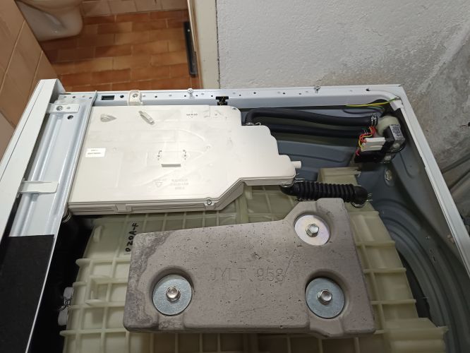 Jak vyistit od vodnho kamene rozdlova napoutn vody u Whirlpool FSCR 70141 #2