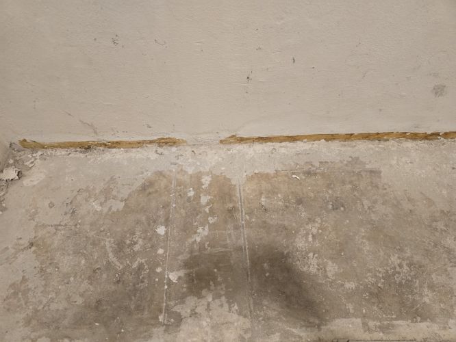 Odstrann lepidla z podlahy