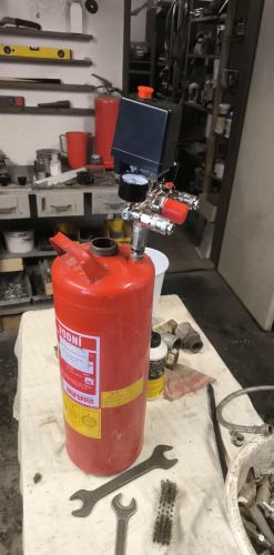 Monosti sloen kompresoru