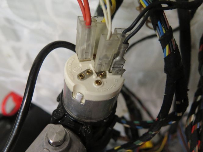 Felicia, starter toci, nenastartuje motor, nesviti kontrolky #2