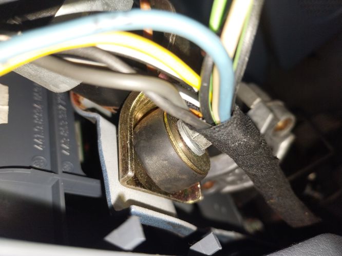 Felicia, starter toci, nenastartuje motor, nesviti kontrolky #9