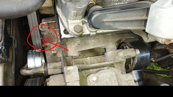 Fabia I řemen dře o bok motoru, jak to opravit